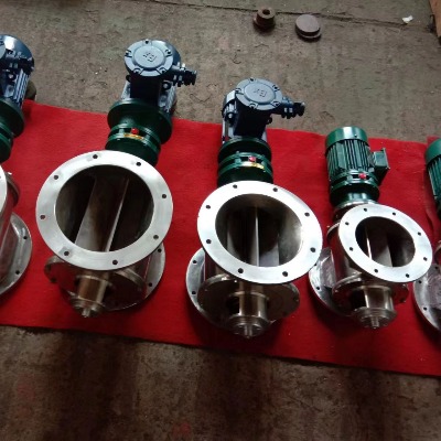 接受定制不同型號(hào)大小的關(guān)風(fēng)機(jī)